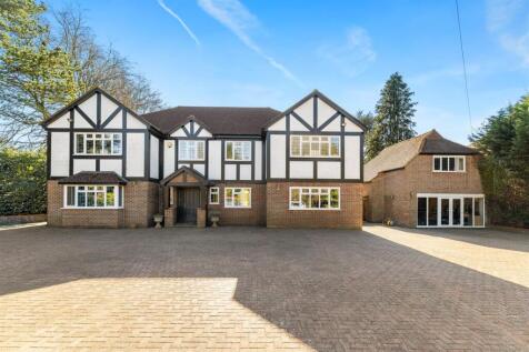 Carsaig, Waterhouse Lane, Kingswood, Tadworth KT20