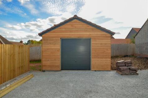 Garage 1.jpg