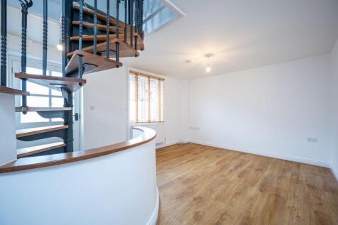 Sitting / Dining Room