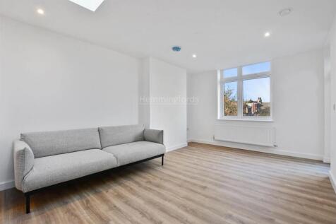 09-641bGCHMF - 3 Solent Lodge - Reception 3 -Origi