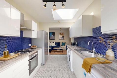 Lindleywood Road, Manchester photo 2
