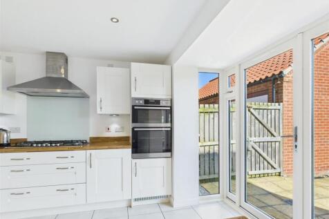 OPEN PLAN KITCHEN/BREAKFAST ROOM