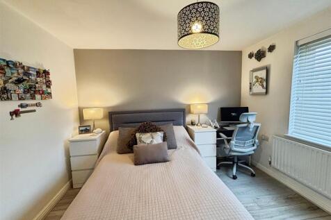 bf75fea0-Photo 2012-8-25 2C 2011 2018 2021.jpg