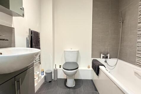 BATHROOM/WC