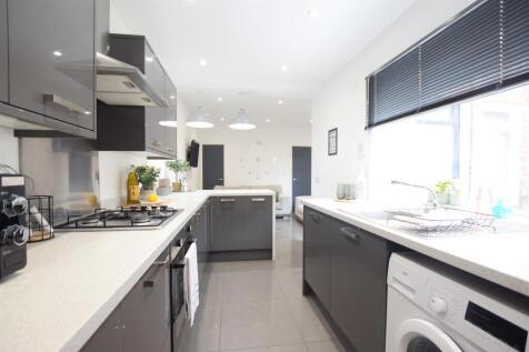 27/28 - Coulson Road - Student House photo 4