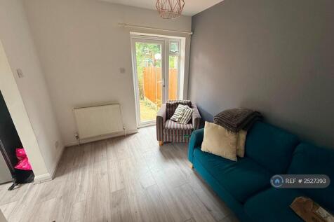 Spring Rise, Egham, TW20 photo 3