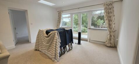 Lyndhurst Gardens, Pinner, HA5 photo 4