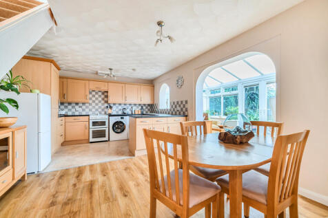 1387664-16-693feb...