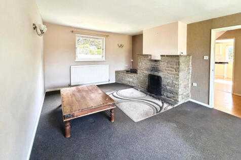 Detached 4 Bedroom House