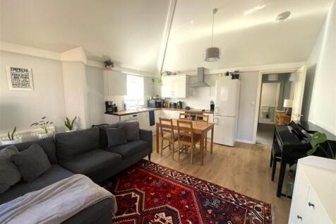 Lounge / kitchen area
