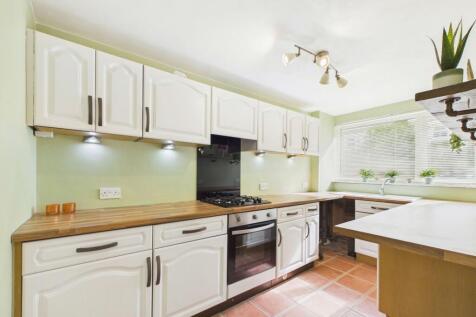Well-Appointed Fitted Kitchen
