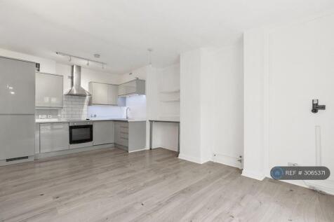 1-bed flat on Monson Road, Redhill, RH1, £1,350/mo