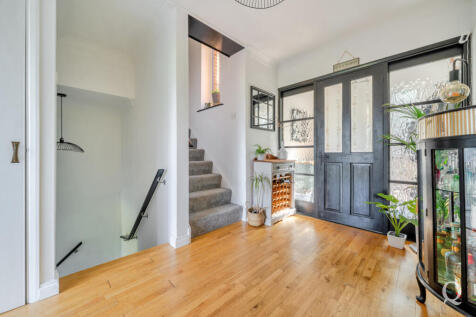 e2b2f934-f78a-48e...