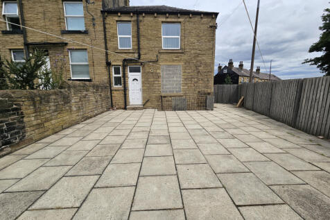 2 Bedroom Terraced for Rent