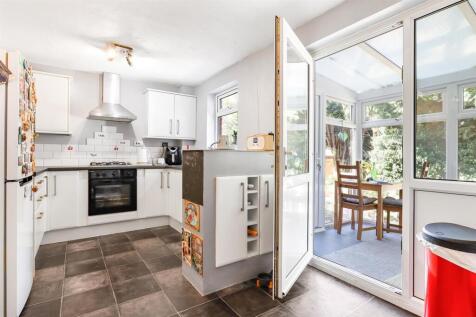 Kitchen/ Dining Room