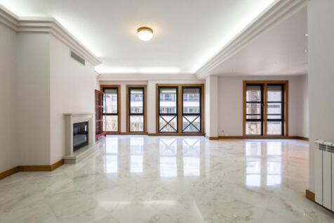 Exclusive Five-Bedroom Apartment in Avenidas Novas