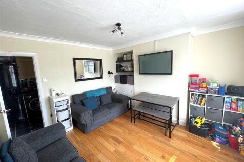 Lounge 1.jpg