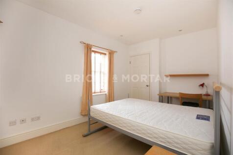 (130pppw) Room 1, 19 Tanners Court, City Centre, NE1 photo 5