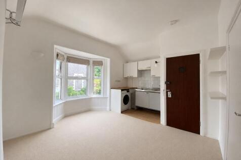 Ashley Road, Epsom, KT18 photo 3