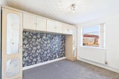 CAM01909G0-PR0438-STILL009