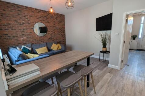 5-bed house on 5 Bed - Claremont Road, Wavertree, L15, £689/mo