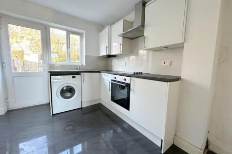 Wiseman Close, Luton, LU2 photo 3
