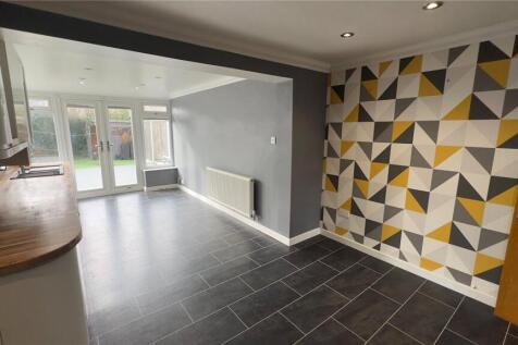 Selkirk Close, Middlesbrough, TS4 photo 3
