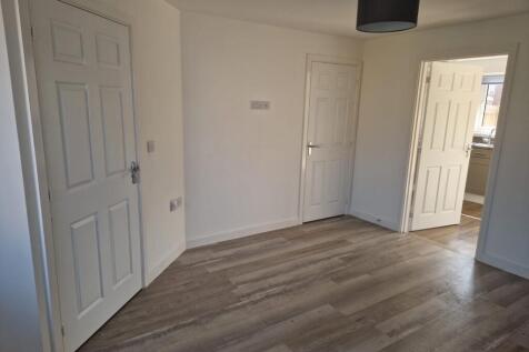 Kingfisher Drive, YEOVIL photo 4
