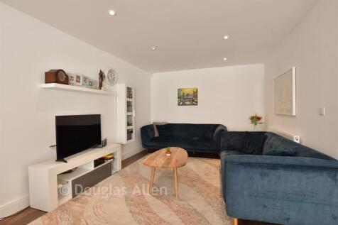 Lounge/Kitchen /Dining Room