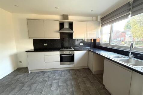 44 BRACKEN KITCHEN.jpeg