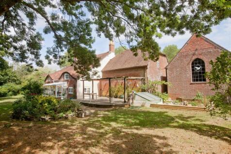 A3-9827 rear garden.jpg