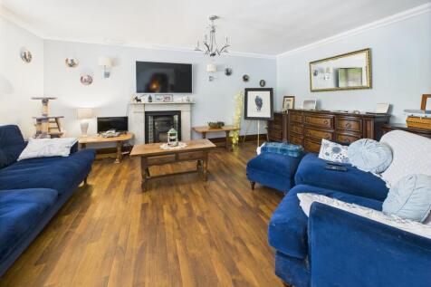 CAM03185G0-PR0108-STILL019