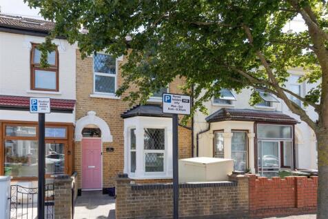 Whitney Road, E10