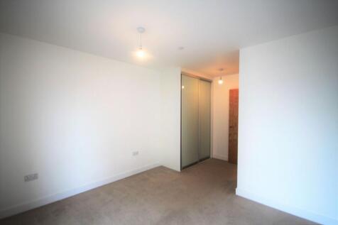 Stirling Drive, Luton, LU2 photo 4