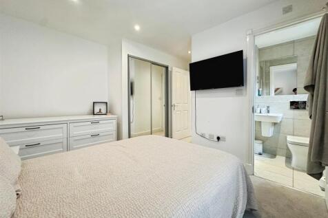 c042473f--4FF0-B9B1-4EEFE996E426-60458-000010E2D37