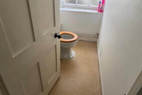 Toilet.jpg