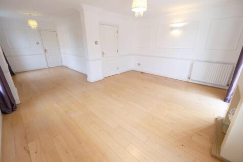 SITTING/DINING ROOM