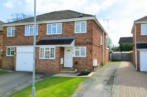 Wokingham, RG41 - property photo