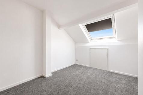 King Arthur Close, Cheltenham photo 4