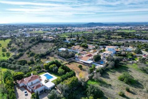 Algarve Bargain 4 Bed Villa For Sale In Loule (10)