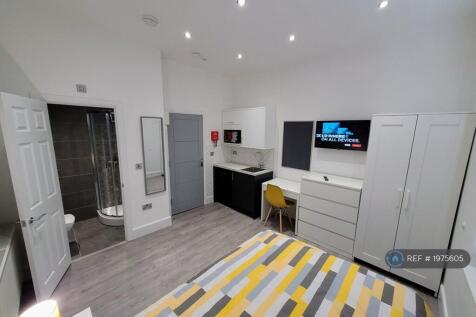 *Studio 4 Now Taken* £1099/Month