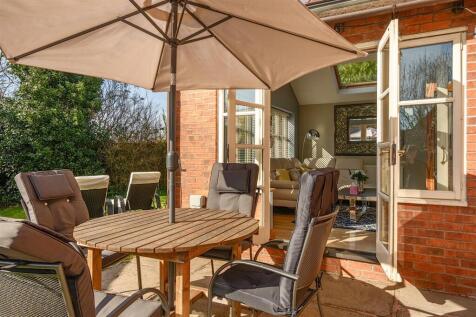 patio 1.jpg
