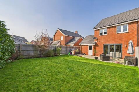 CAM01354G0-PR0468-STILL018