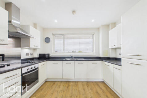 Angel Way, ROMFORD photo 2