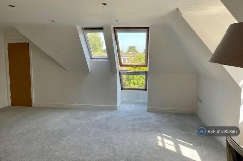 London Road, Binfield, RG42 photo 3