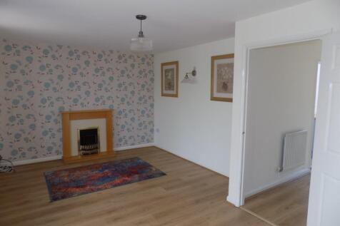 B LIVING ROOM