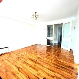 Bellfield, Pixton Way, Croydon photo 5