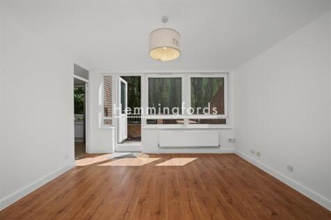 101 Reedham Close N17 9PY-11.jpg