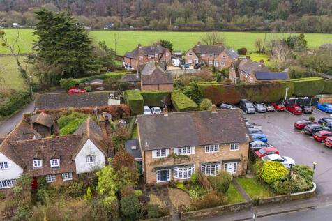 Badgers Rest, Bisham Village, SL7 1RR Drone (LOW R