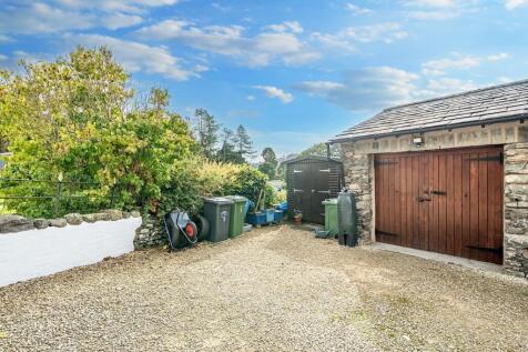 Garage, Storage Shed &amp; Parking